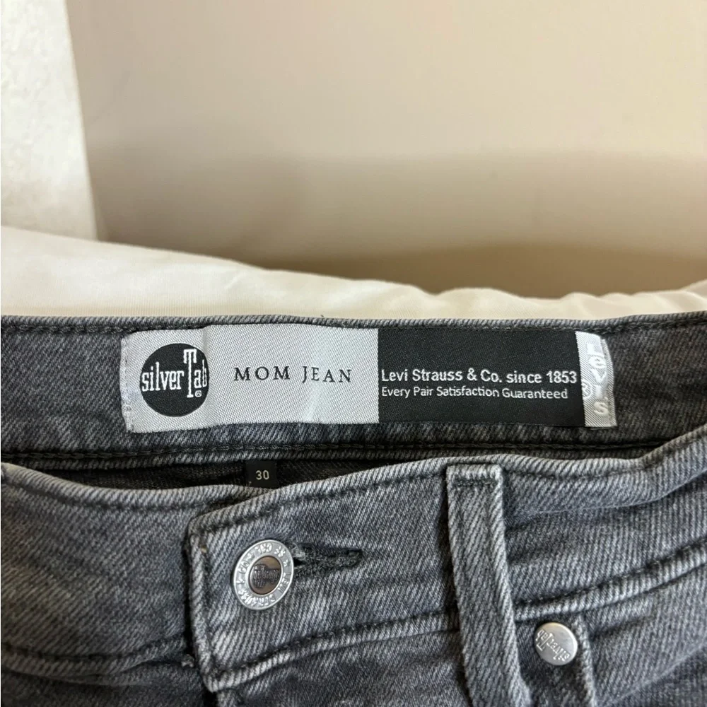 Levis Silvertab High Waisted Mom Jeans Tapered Womens 30 x 27 Black